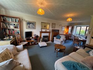 Lounge/diner- click for photo gallery